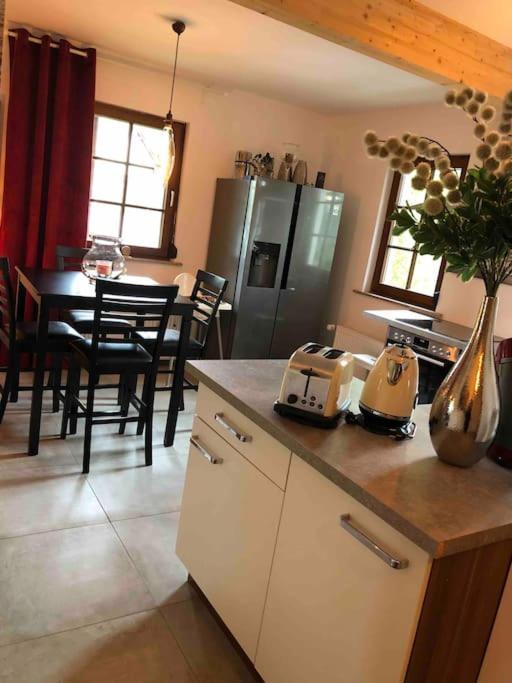Willkommen Im Casa Felice, Der Wohlfuehl Oase Mit Balkon, 4 Betten Und Homeoffice Platz Aidlingen Ngoại thất bức ảnh